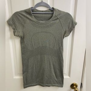 Lululemon swiftly tech short sleeve